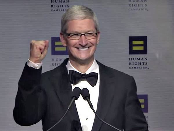 tim-cook-hrc.jpg tim-cook-hrc.jpg