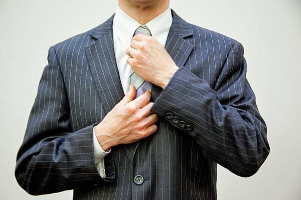 suit_flickr_13903383668_Flazingo Photos.jpg suit_flickr_13903383668_Flazingo Photos.jpg