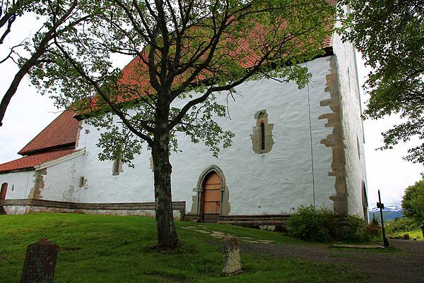 Trondenes Kirke (6).JPG