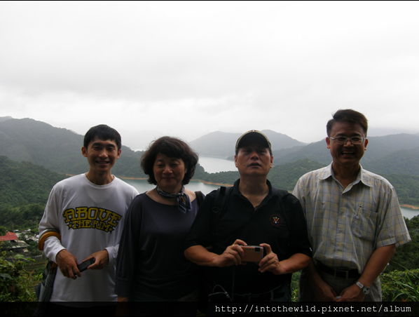 圖片B08_於「台灣千島湖」合照
