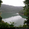 圖片B13_永安景觀步道林間空隙之湖面