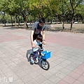 幼兒學腳踏車1.jpg