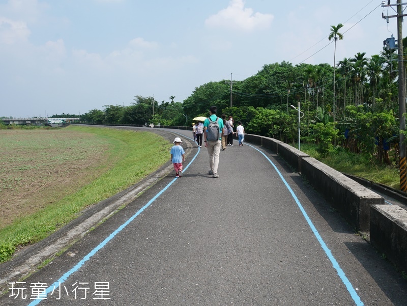 萬巒彩繪吊橋8.JPG