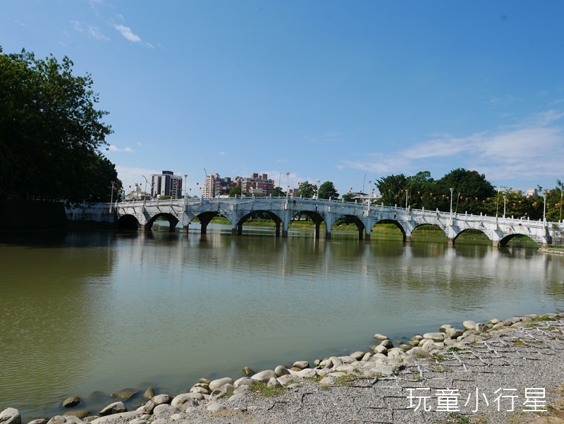 獅山公園金獅湖3.JPG