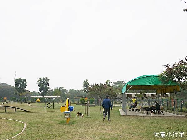 屏東河濱公園寵物公園6.JPG