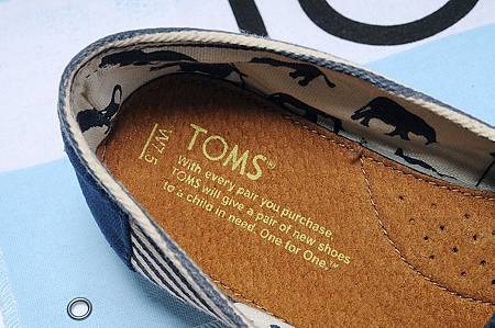 toms-stripe-classics-womens-navy_8.jpg