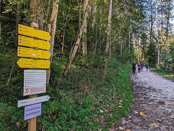 德國南部風光之旅--Day1 藍紹教堂、魔法森林、辛特湖半日