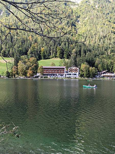 德國南部風光之旅--Day1 藍紹教堂、魔法森林、辛特湖半日