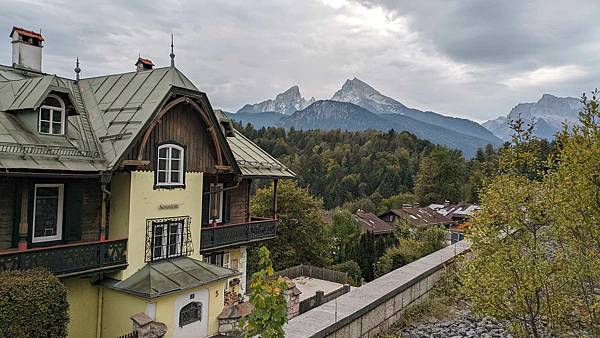 德國南部風光之旅--Day1 藍紹教堂、魔法森林、辛特湖半日