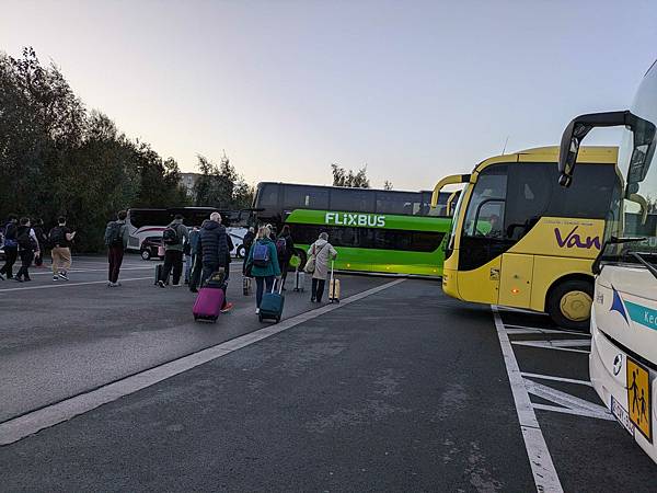 荷蘭比利時遊記-DAY3 荷蘭鹿特丹(方塊屋/市場/小孩堤防