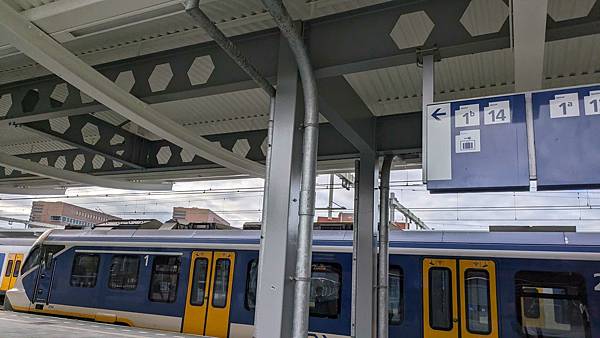 荷蘭比利時遊記-DAY4 茲沃勒ZWOLLE小鎮