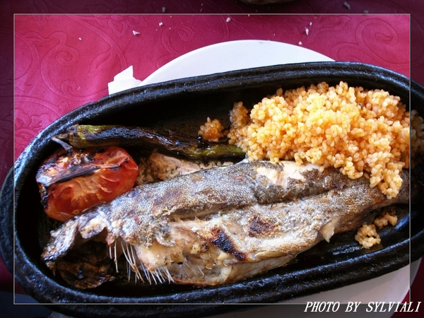 烤魚飯..魚烤的很香.jpg 烤魚飯..魚烤的很香.jpg