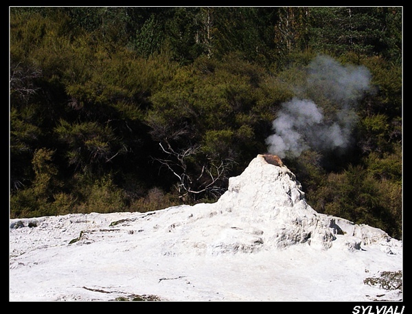 WAIOTAPU05.jpg WAIOTAPU05.jpg