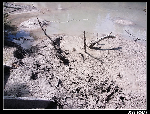 WAIOTAPU01.jpg WAIOTAPU01.jpg