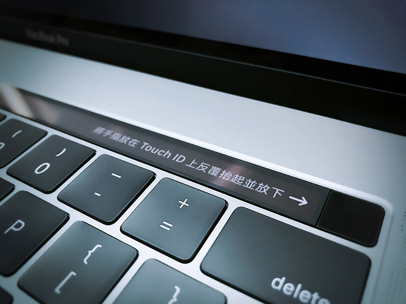 Macbook Pro 2016 Touch Bar .jpg