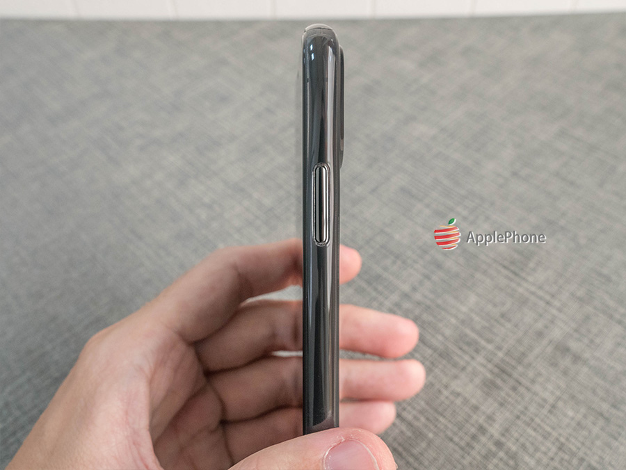 【開箱】Moshi iPhone SuperSkin 勁薄裸感保護殼-電源鍵孔位精準 電源鍵開孔一樣精準,後鏡頭處加高