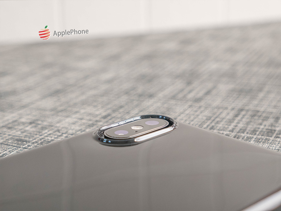 【開箱】Moshi iPhone SuperSkin 勁薄裸感保護殼-後鏡頭加高設計 後鏡頭特寫  圓弧加高設計,光線折射相當剔透