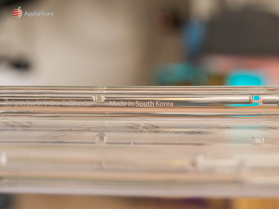 邊框和背蓋都有標註韓國製造  背蓋側邊的孔洞就是給邊框卡榫固定的 邊框和背蓋都有標註韓國製造  背蓋側邊的孔洞就是給邊框卡榫固定的