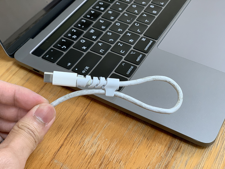 【實用開箱】MacBook 器線材收納保護殼 原廠適配 61W / 87W - MeetMind