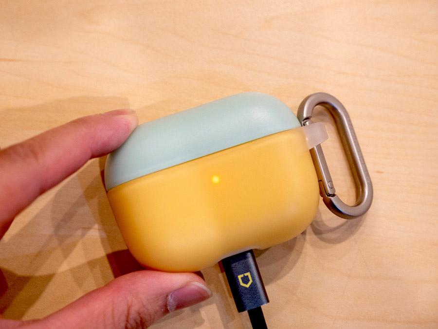 【 開箱 】犀牛盾 AirPods Pro・抗衝擊保護套  充電線使用 【 開箱 】犀牛盾 AirPods Pro・抗衝擊保護套  充電線使用