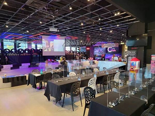 【台北親子主題餐廳】Crazy Cart Cafe 甩尾卡丁