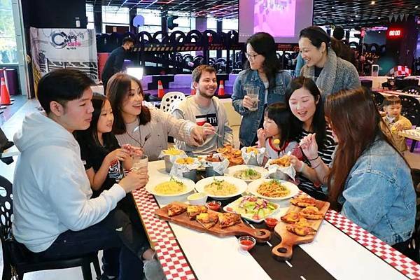 【台北親子主題餐廳】Crazy Cart Cafe 甩尾卡丁