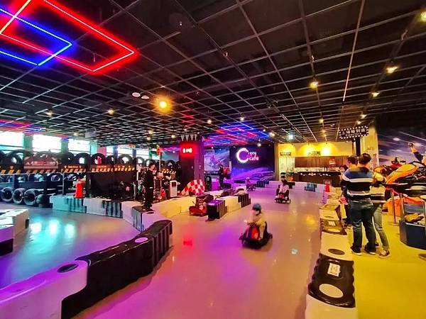 【台北親子主題餐廳】Crazy Cart Cafe 甩尾卡丁