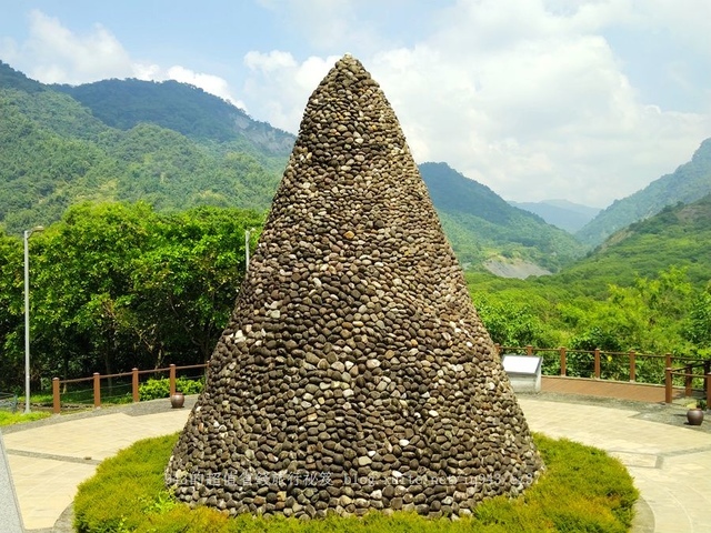 高雄 甲仙 日光 小林村 行程 小林平埔族群文物館 藤環 花冠 DIY 體驗 大滿舞團 柴燒年糕