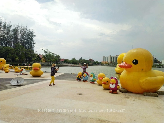 泰國 東北 烏隆他尼 Udon Thani 旅遊 黃色小鴨公園 Nong Prajak Public Park 波提松蓬寺 Wat Phothisomphon 中文籤詩市柱廟 The city pillar shrine 微笑航空 國內線