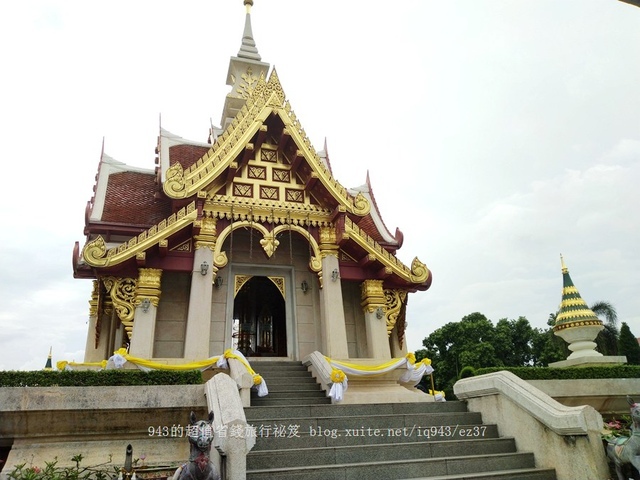 泰國 東北 烏隆他尼 Udon Thani 旅遊 黃色小鴨公園 Nong Prajak Public Park 波提松蓬寺 Wat Phothisomphon 中文籤詩市柱廟 The city pillar shrine 微笑航空 國內線