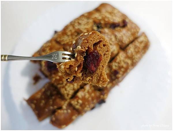 Brown-sugar-Cranberry-cake32.JPG Brown-sugar-Cranberry-cake32.JPG