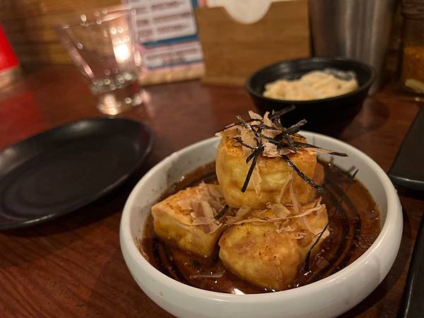 【台北松山美食．酒癮市居酒屋】松山小酌好去處｜日式氣氛．聚餐