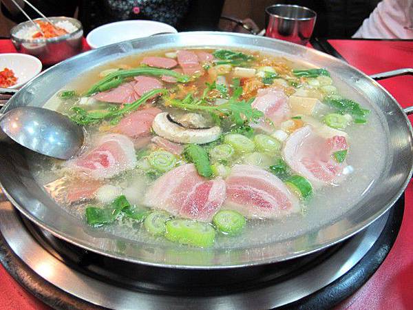 煮完後...兩鍋都長一樣