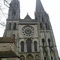 巴黎郊外的一個大聖母院