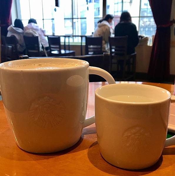 20221027starbucks(3).jpg