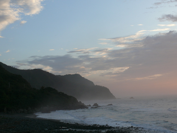 日出的海邊.JPG