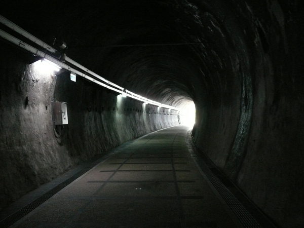 隧道內2.JPG
