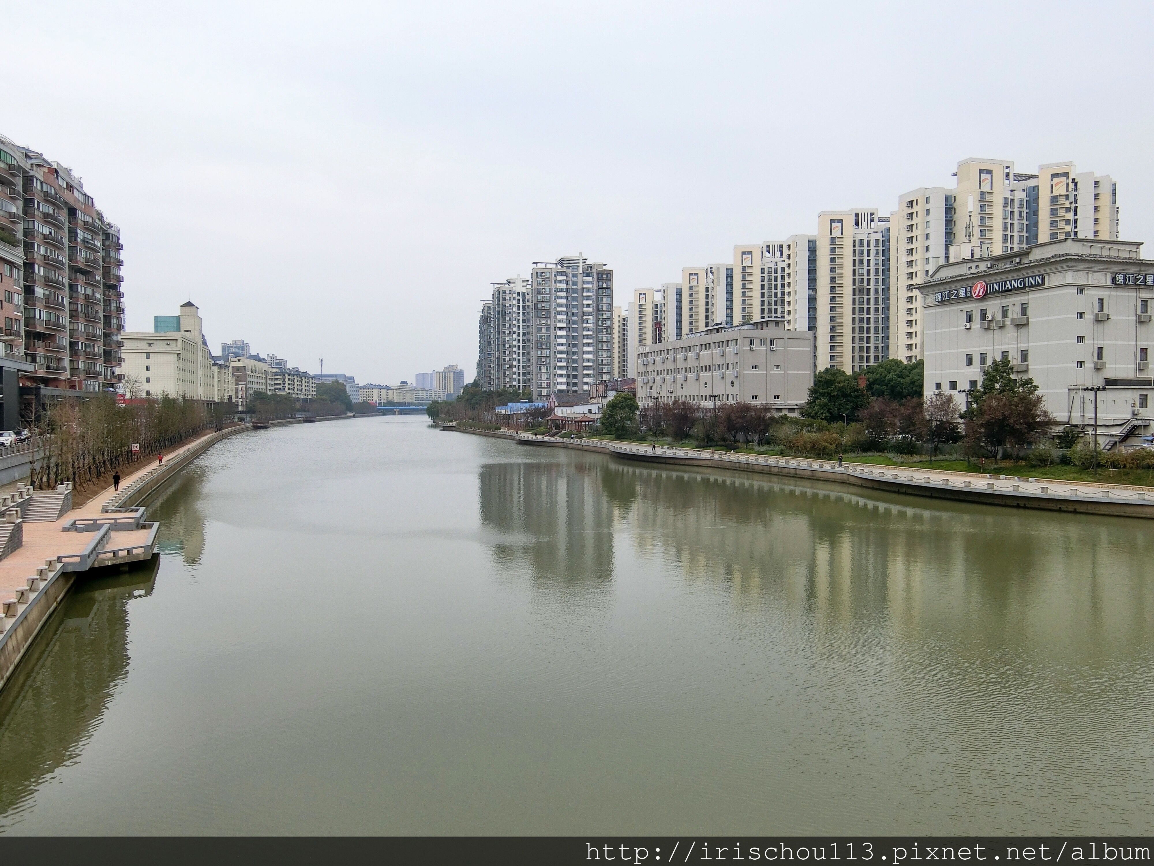 P2）我過去在南京的家就是本圖右前方的灰色大樓.jpg