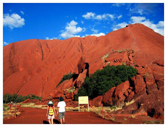 第一天下午先到Uluru入口處探路(天氣好到嚇人).JPG