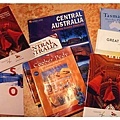 各式印刷精美的旅遊brochures.jpg