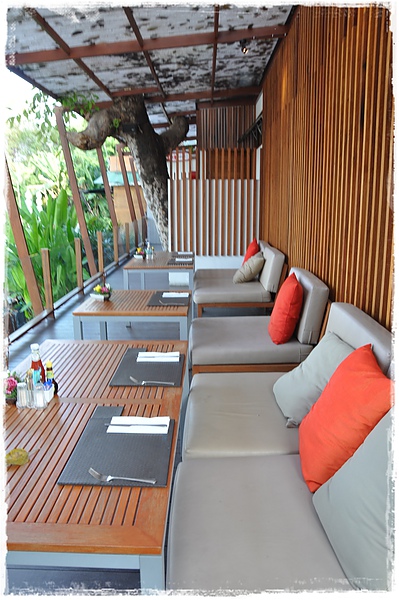 Deck 1 Restaurant 2.JPG