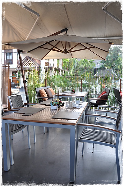 Deck 1 Restaurant 1.JPG