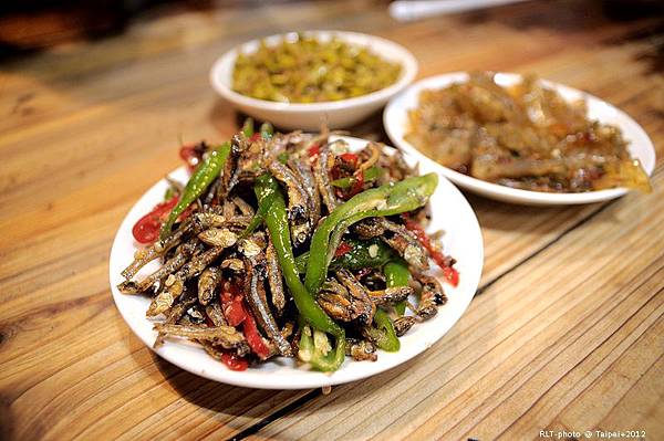 台北-采岳軒重慶抄手麵食-大安站-東門站-蔥白耳絲-川北涼皮-辣椒小皮-炸響鈴-川味擔擔麵-魚香紹子麵-白油紅油抄手 (2)