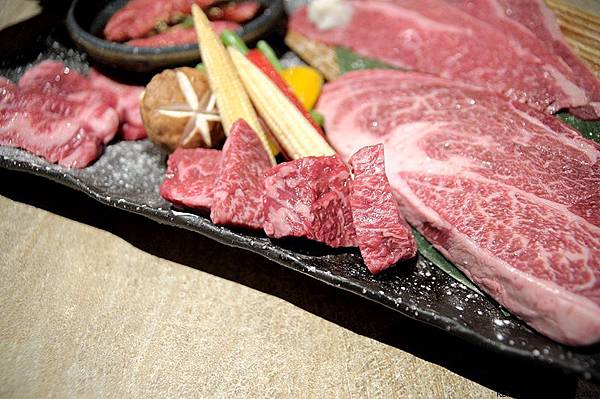 台中-老乾杯-澳洲和牛燒肉-2012-2013新菜單-羊五花 (7)