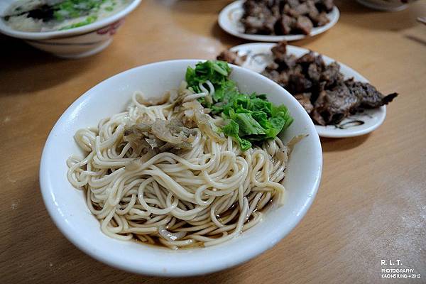 高雄-知味村-麵食點心-排骨-乾麵-餛飩湯-小籠包 (12)