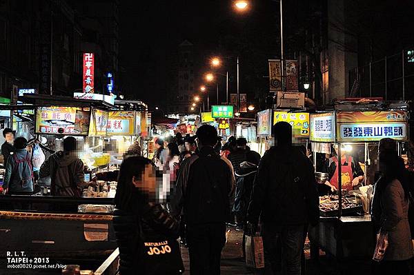 台北-寧夏夜市-圓環邊蚵仔煎+蚵仔湯+米糕+赤肉蒸餃+赤肉蛋包飯+赤肉咖哩+燒麻糬 (28)