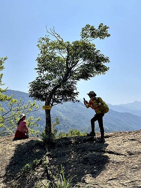 【新竹｜峨眉】六寮古道春日同學會：走一段路，說五十年的故事