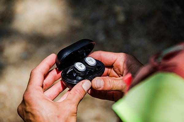 平價真無線藍牙耳機推薦指南:2024年高CP值真無線藍牙耳機