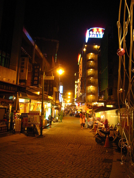 商店街夜景