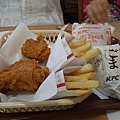 Day220ARASHI代言的KFC.JPG